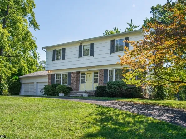 2 Sheldon Ct, East Hanover Twp., NJ 07936