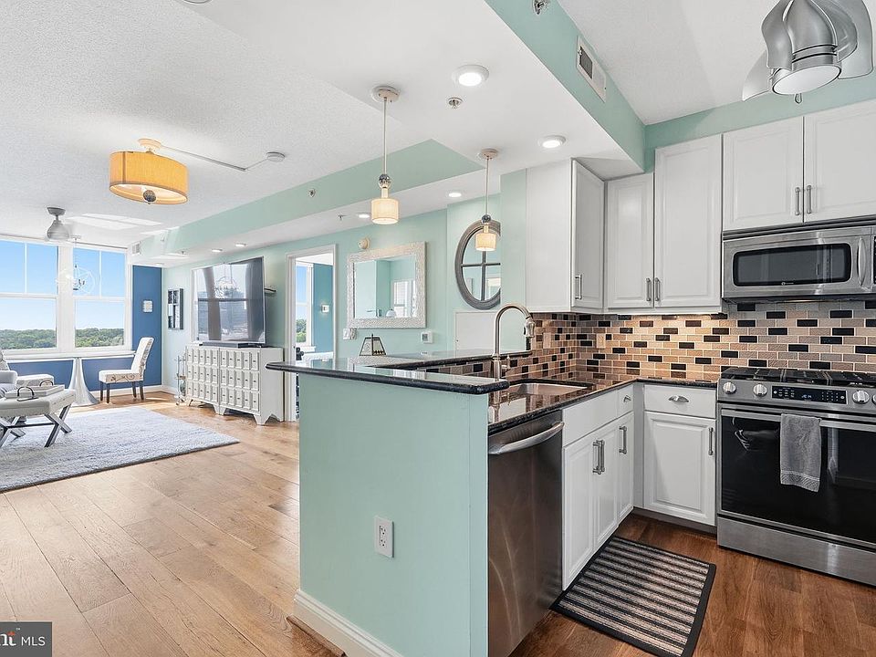 1st image of 11760 Sunrise Valley Dr APT 815