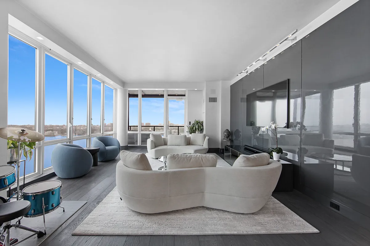 60 Riverside Blvd Unit PH3802  