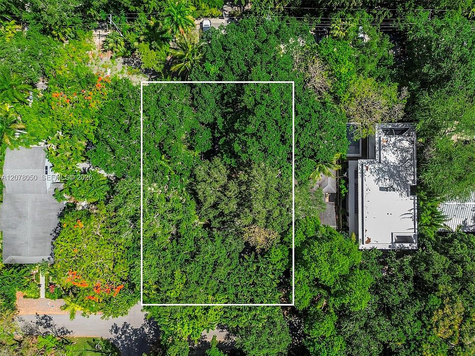 1st image of 3595 Avocado Ave
