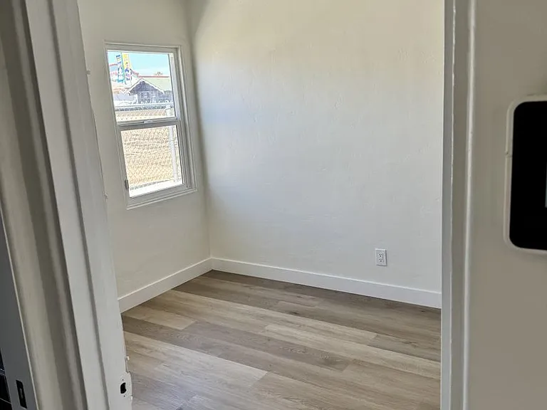 3877 Chamoune Ave — Photo 33