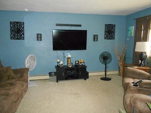 4th image of 252 Mary Dr