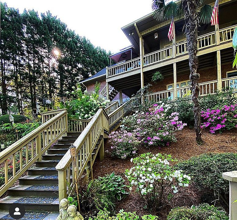 1st image of 2072 Riverwood Dr