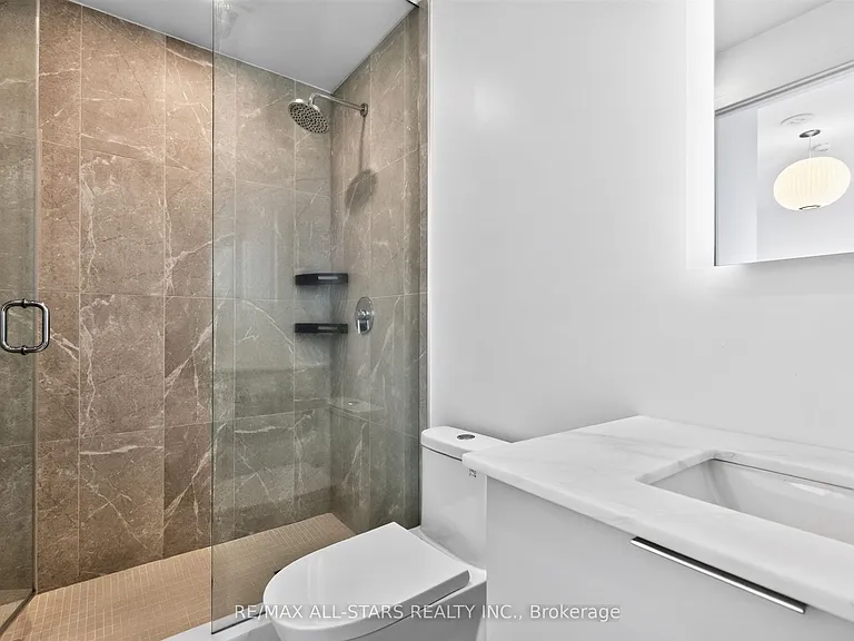 185 Alberta Ave — Photo 18