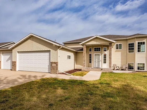 938 Parkway Dr, West Fargo, ND 58078