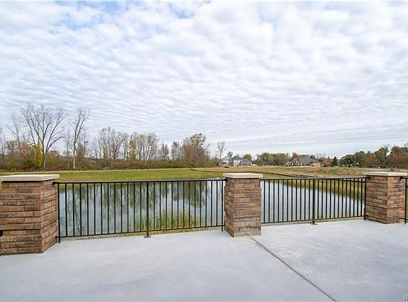 2nd image of 11869 Forest Brook Dr