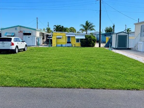 10315 CORTEZ RD W, #8-5TH 5TH STREET LOT 8, BRADENTON, FL 34210