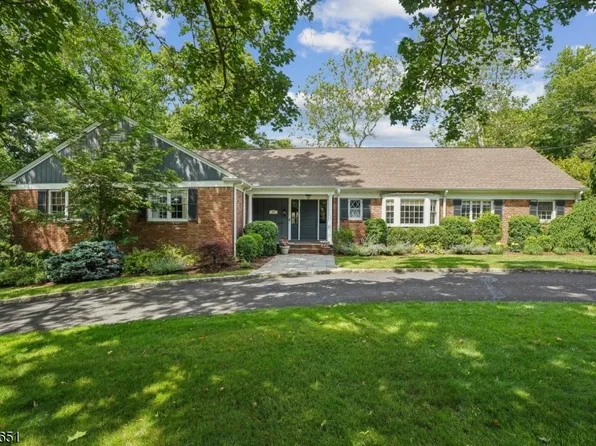 27 Holly Dr, Millburn Twp., NJ 07078