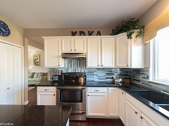 2nd image of 2073 Warbler Ct