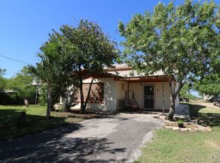 166 Oak St, Zapata, TX 78076