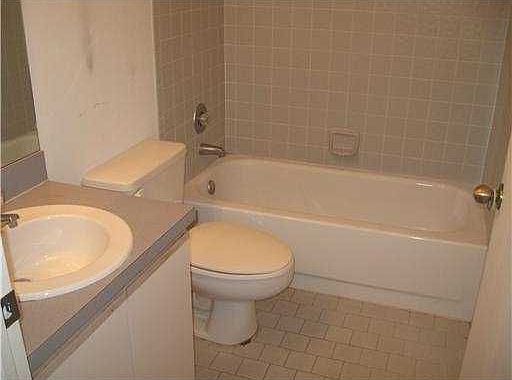 4th image of 8981 Lake Park Cir N