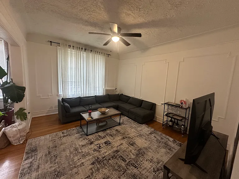 244 Lawton Ave #13 — Photo 6