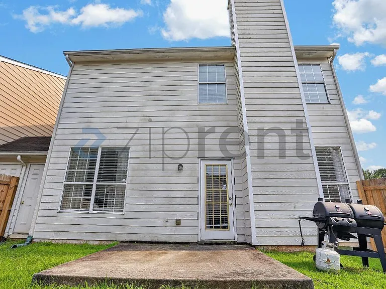 2354 Charleston Pointe SE — Photo 27