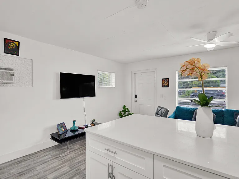 7871 Terrace Rd #B — Photo 5