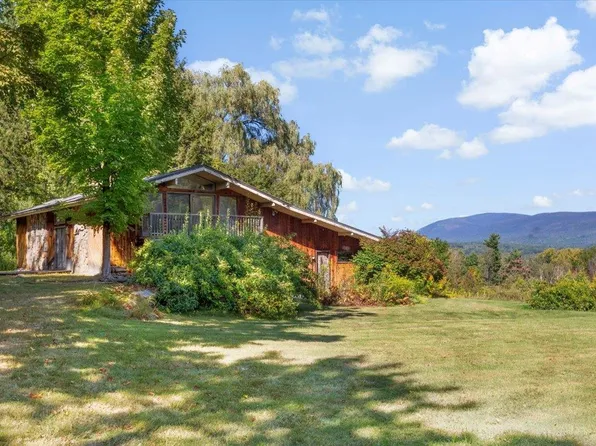 165 Pippin Knoll, Bennington, VT 05201