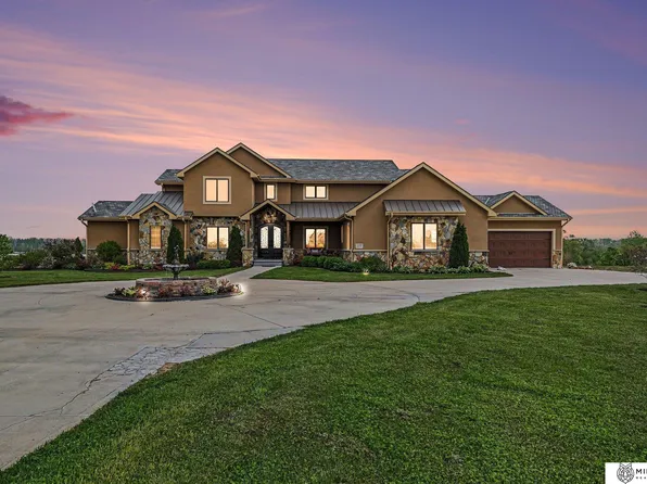 1520 Provencal Cir, Yutan, NE 68073
