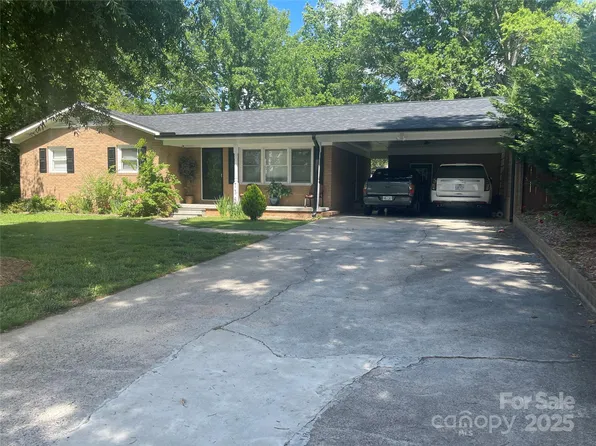 734 Harris St NW, Concord, NC 28025