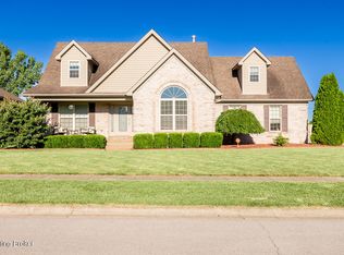 9810 Valley Farms Blvd, Louisville, KY 40272