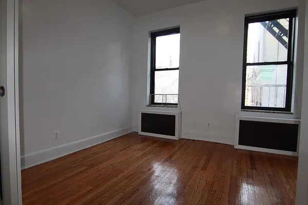 Rented by Green Home NY Realty LLC | media 4