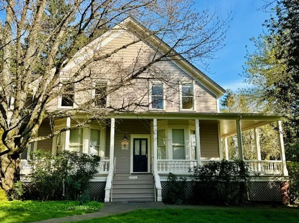 1153 Officers Row Row, Vancouver, WA 98661