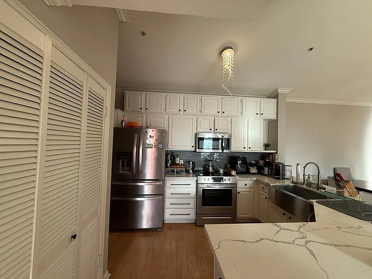 2111 Welch St #B315 — Photo 6