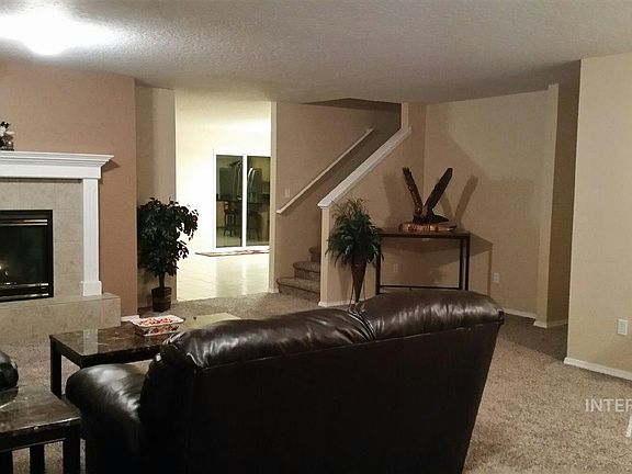 3rd image of 791 S Ahsahka Way