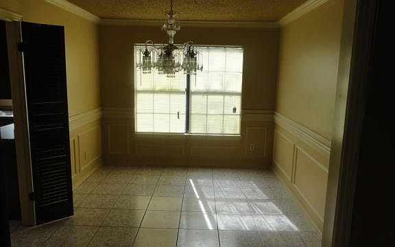 4th image of 2720 Mahan Dr