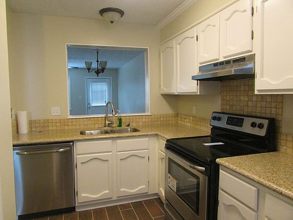 3rd image of 108 S Saint Pierre St