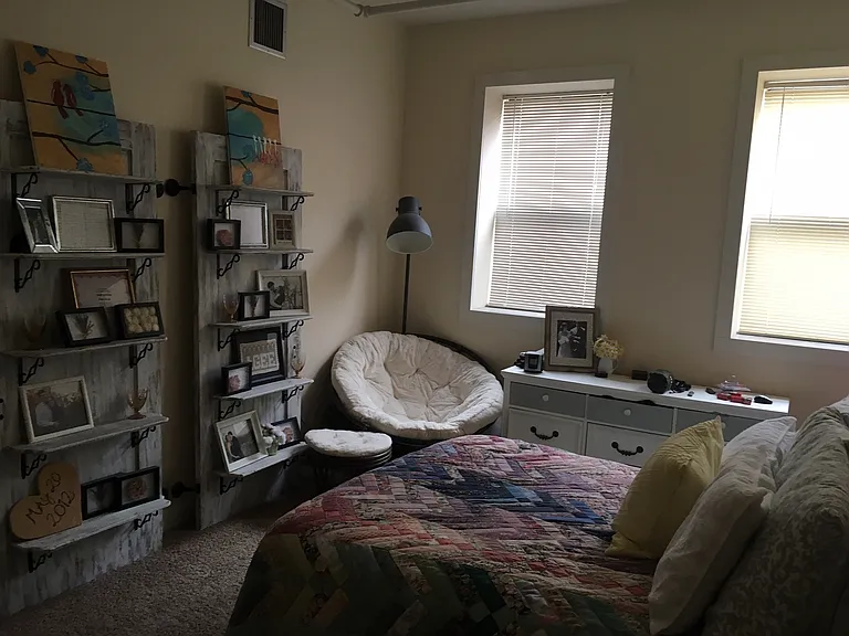 222 N College Ave — Photo 9