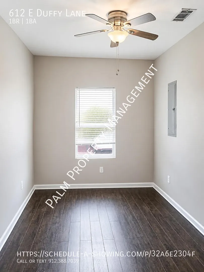 Cute 1 bedroom, 1 bathroom duplex apartment for rent with W/D in Unit and shared outdoor area — Photo 4