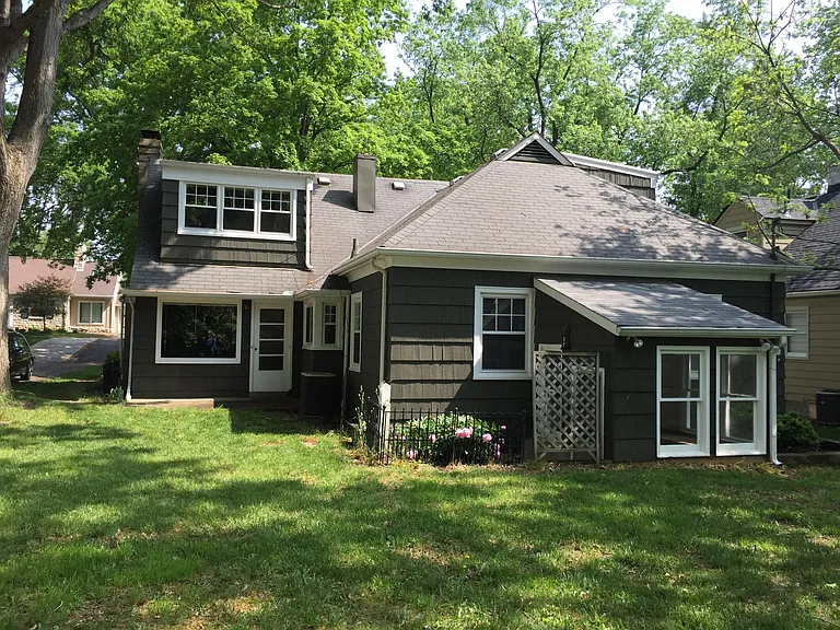 109 E Riverglen Dr — Photo 3
