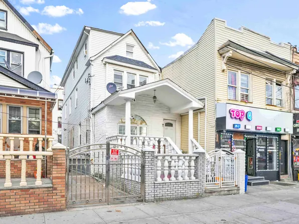 109-55 Lefferts Boulevard image 2 of 21