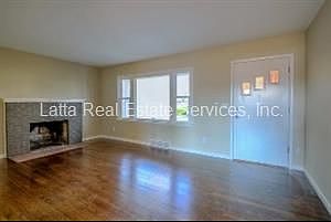 4th image of 8102 Evanston Ave