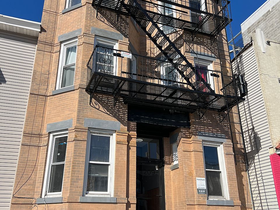 1st image of 1209 Kennedy Blvd APT 2