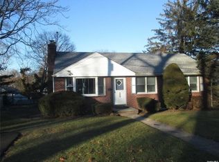 137 Lou Ave, Kings Park, NY 11754