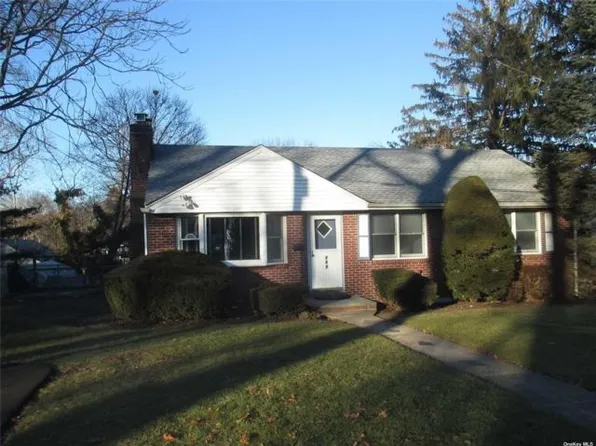 137 Lou Ave, Kings Park, NY 11754