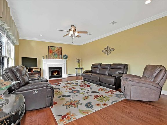 4th image of 152 Grant Dr