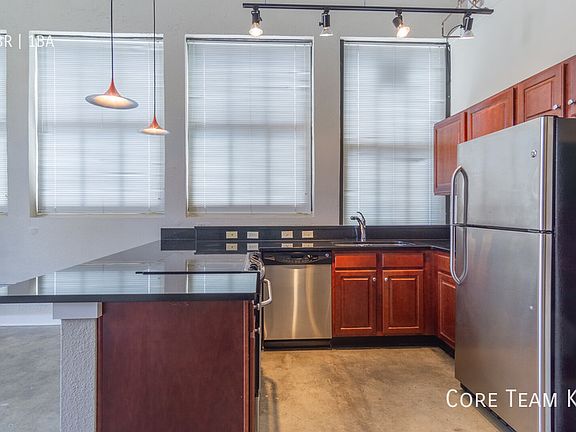 2nd image of 1537 Walnut St #401
