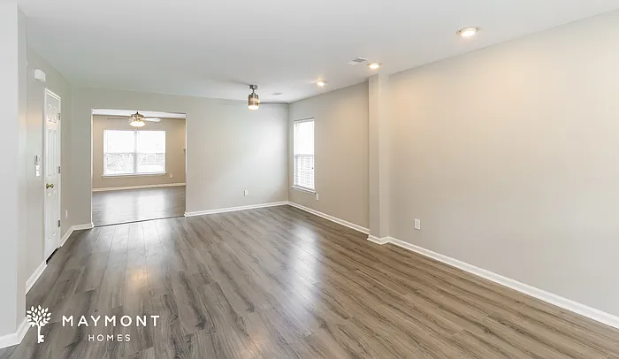 4 bed, 2.5 bath, 2621 sqft, $2,545 — Photo 4