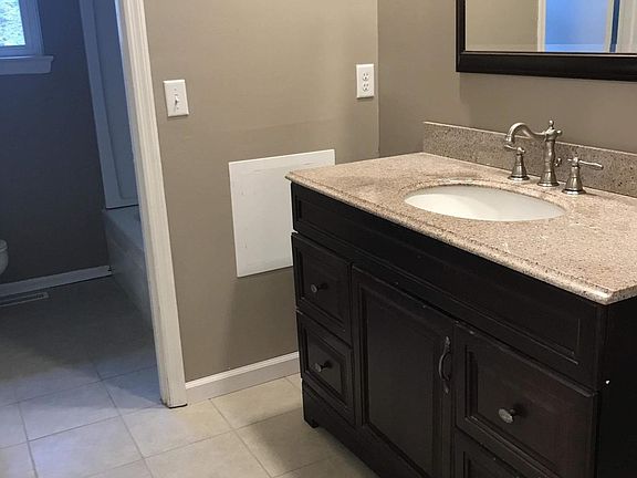 5th image of 4702 Metro Park Ln