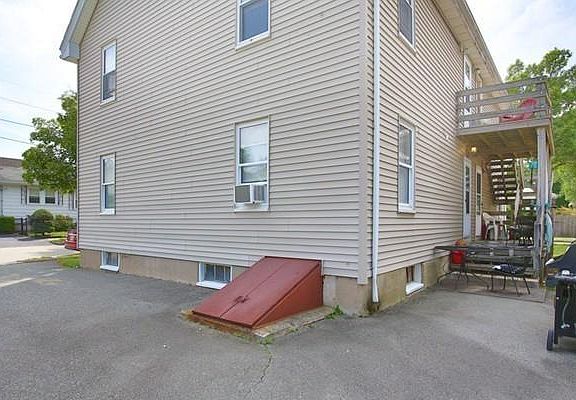 3rd image of 9 Kimball St