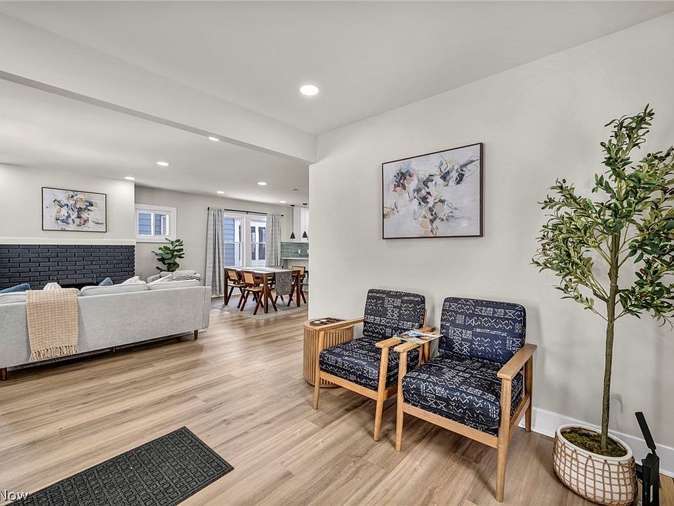 4498 S Hills Dr, Cleveland, OH 44109 | Zillow
