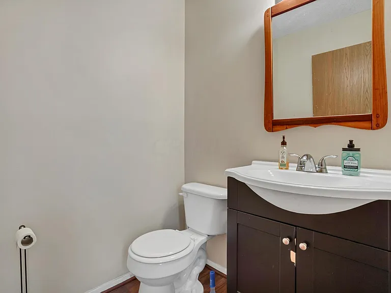 189 Hawkins Ln #F — Photo 6
