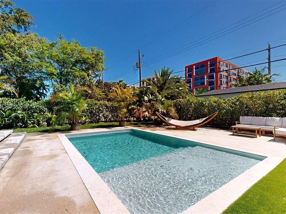 3800 NW 12th St