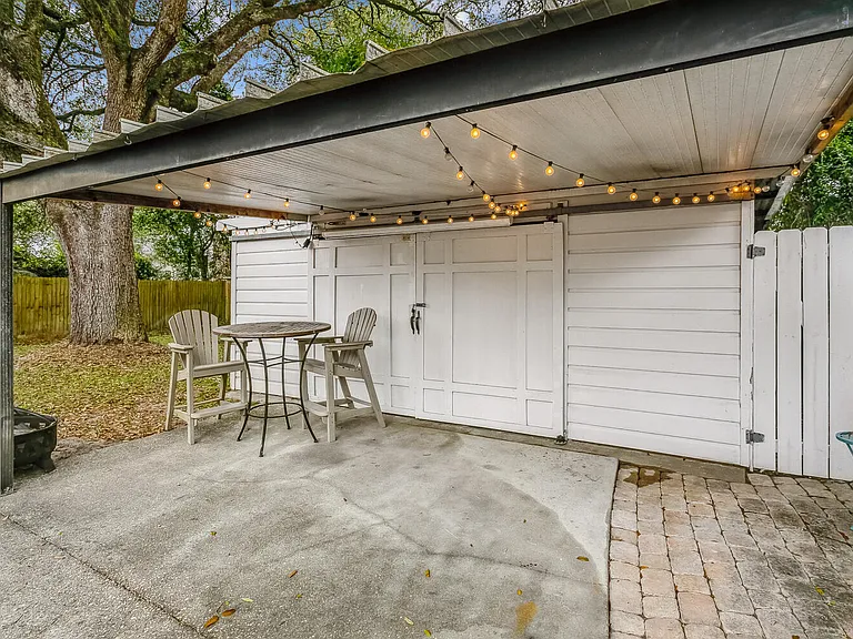 1812 E Avery St — Photo 11