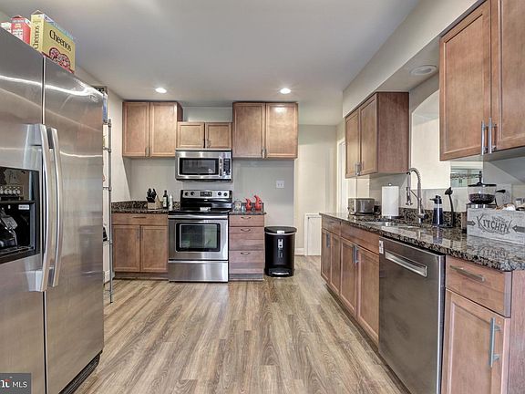 4th image of 7314 Essex Ave