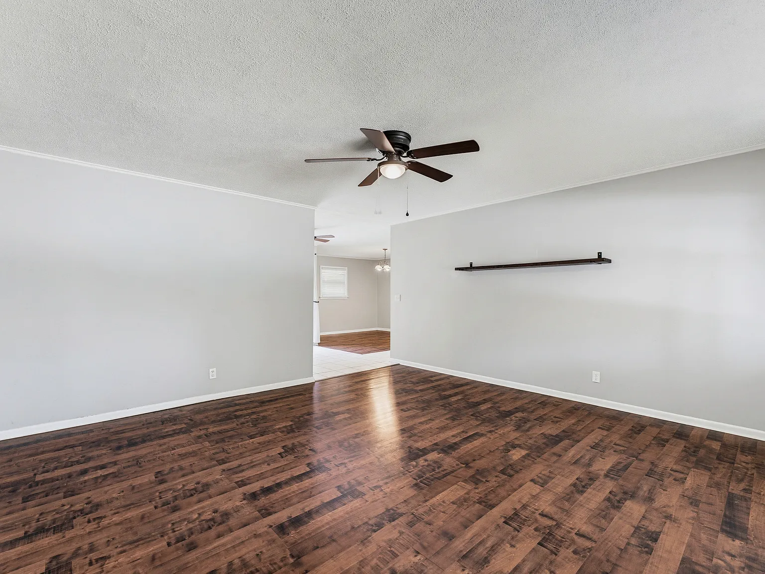 2324 W Holly St — Photo 2