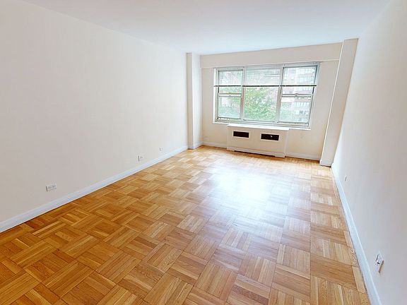 3rd image of 30 Park Ave APT 7O