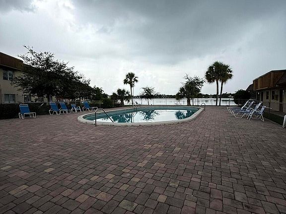 4th image of 426 LAKESIDE Drive #249