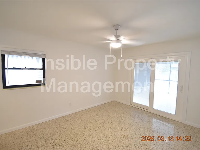 528 Suwanee Cir — Photo 16